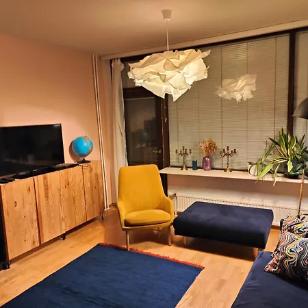 Spacious In Kallio شقة